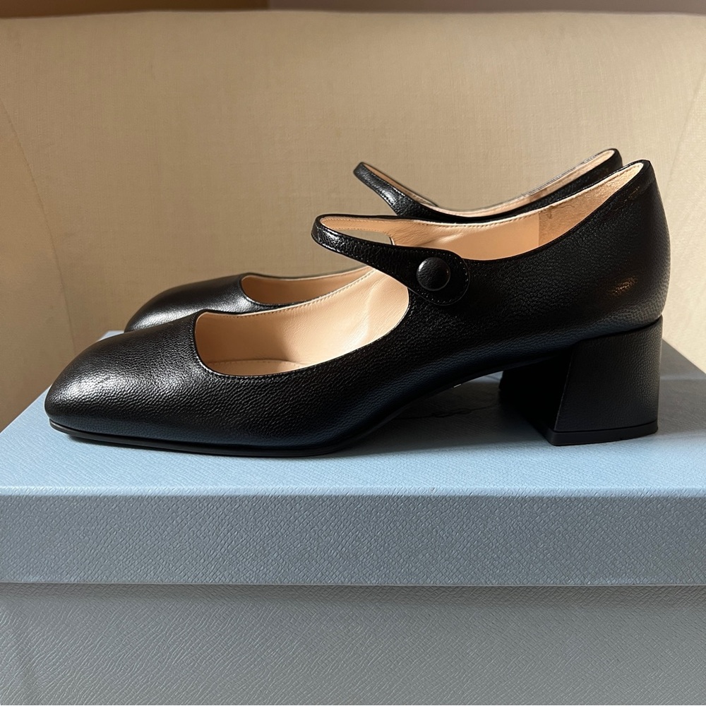 PRADA Mary Jane Pumps Sz 36 with OG box